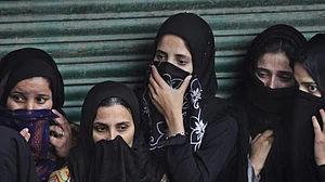 تین طلاق بل پھر لوک سبھا میں پیش، حق میں 186 اور مخالفت میں پڑے 74 ووٹ