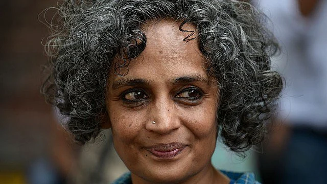 عدالت کچھ بھی کہے سَنگھ بابری مسجد پر زہر گھولے گی: اروندھتی رائے