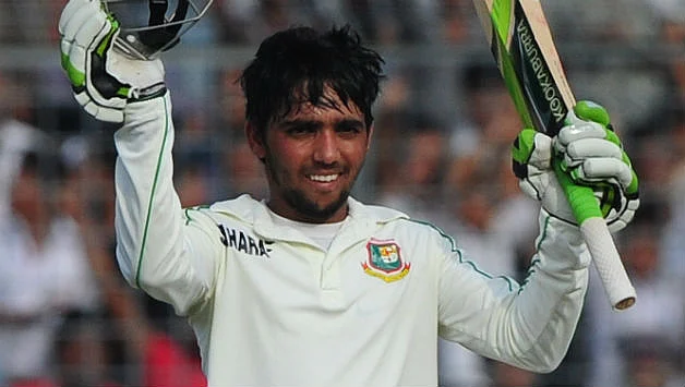 ٹسٹ کی دونوں اننگوں میں مومن الحق کی سنچریاں