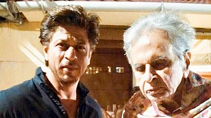 ’شہنشاہ جذبات‘ دلیپ کمار کے حضور میں ’کنگ خان‘ کی حاضری