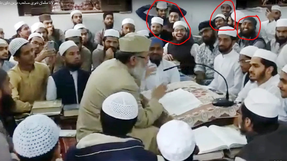 تصویرسوشل میڈیا پر وائرل ویڈیو سے لی گئی ہے