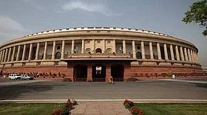 کیا آئندہ لوک سبھا انتخابات تک پارلیمنٹ ایسے ہی ملتوی ہوتی رہے گی؟