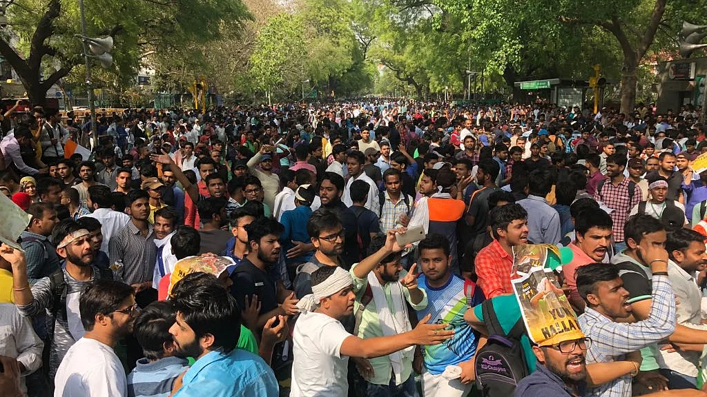 تصویر قومی آواز