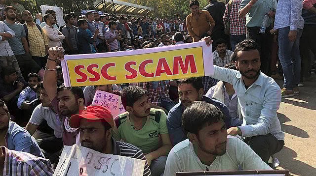 ایس ایس سی گھوٹالہ: بے روزگاروں کا احتجاج  ملک بھر میں پھیلا 