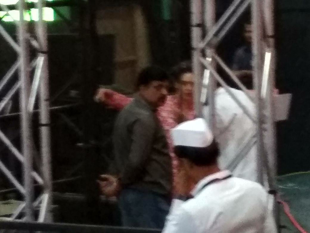 اجلاس کی تمام تیاریوں پر پرینکا گاندھی بذات خود دیکھ پردے کے پیچھے سے نظر رکھے ہوئے ہیں۔