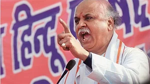 رام کو دھوکہ دے کر مسلم بیویوں کے وکیل بن گئے مودی: توگڑیا