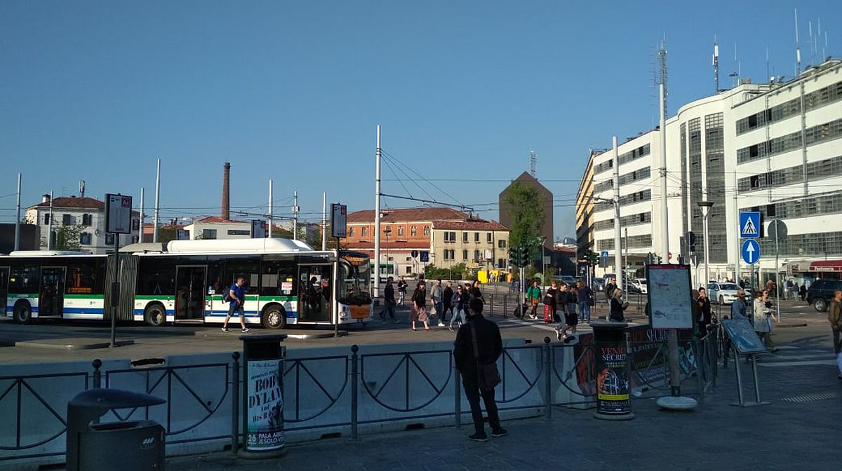 سفر نامہ: پانی میں تیرتا سیاحوں کا شہر وینس