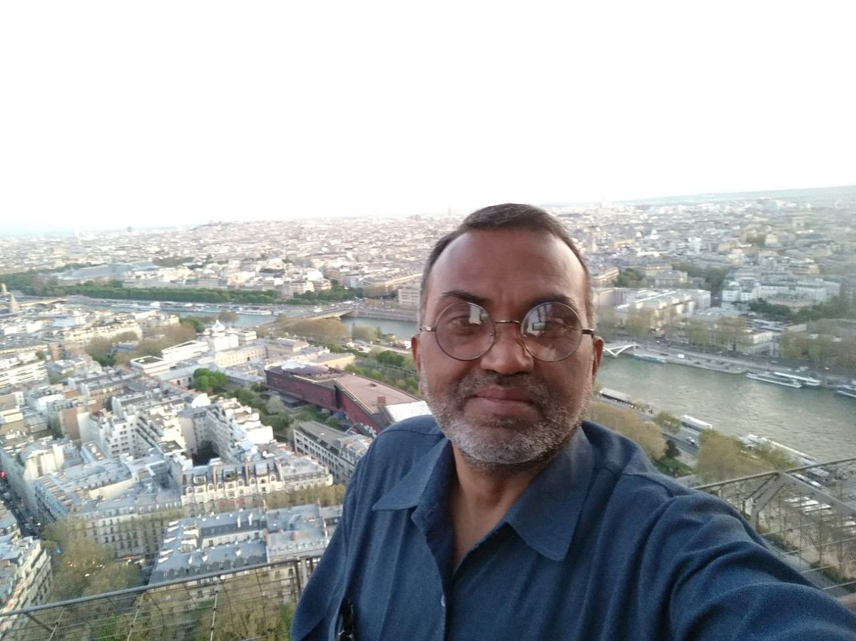 پیرس شہر کا خوبصورت نظارہ، ایفل ٹاور سے لی گئی تصویر