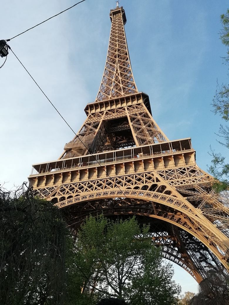 سفر نامہ...پیرس کچھ جدا تو ہے