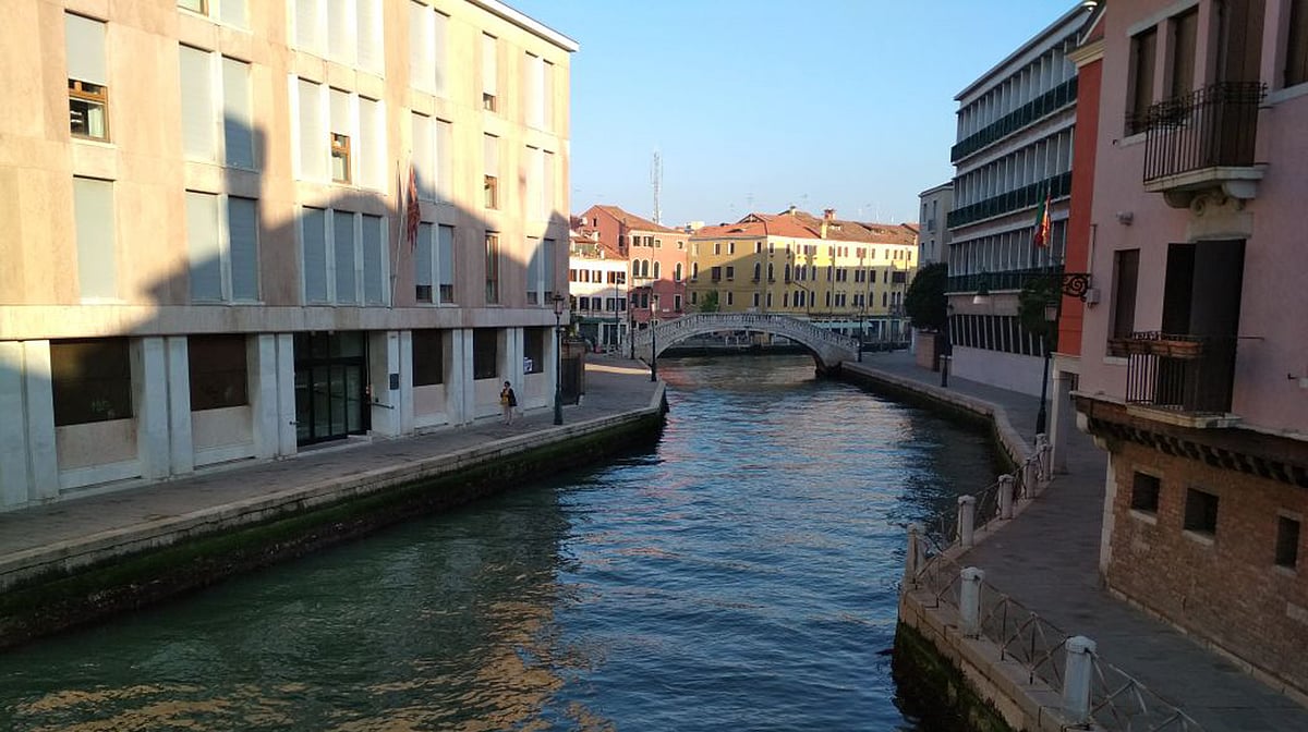 سفر نامہ: پانی میں تیرتا سیاحوں کا شہر وینس