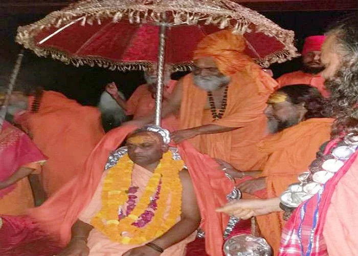 دنیا ہے چل چلاو کارستہ سنبھل کے چل...