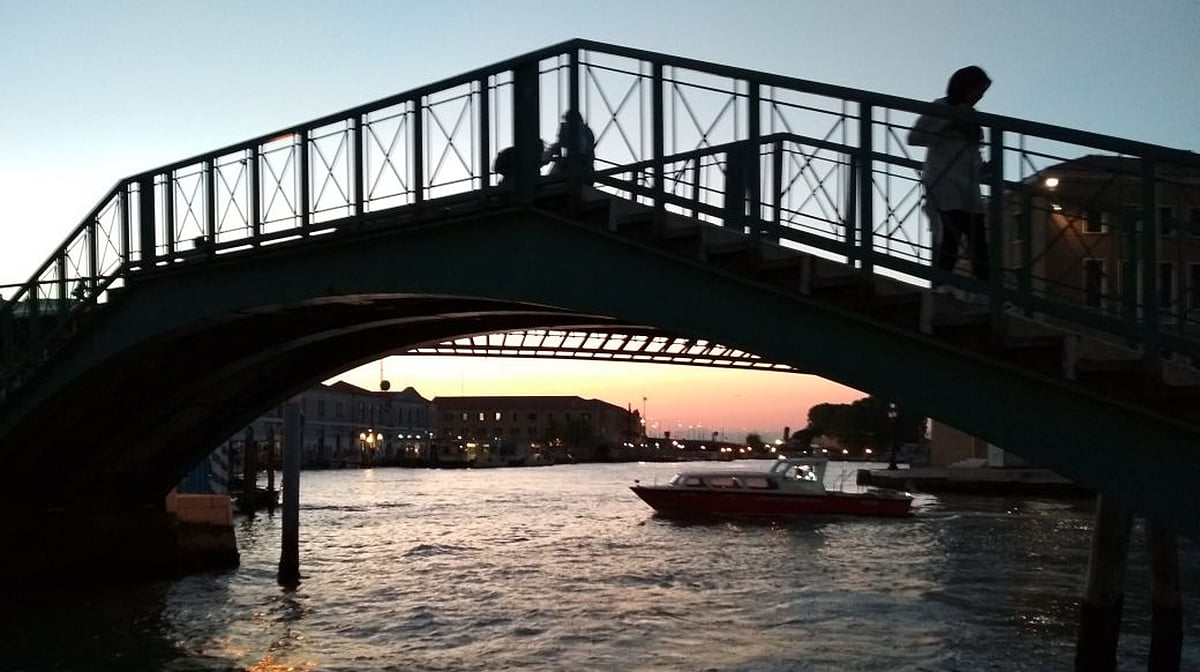 سفر نامہ: پانی میں تیرتا سیاحوں کا شہر وینس