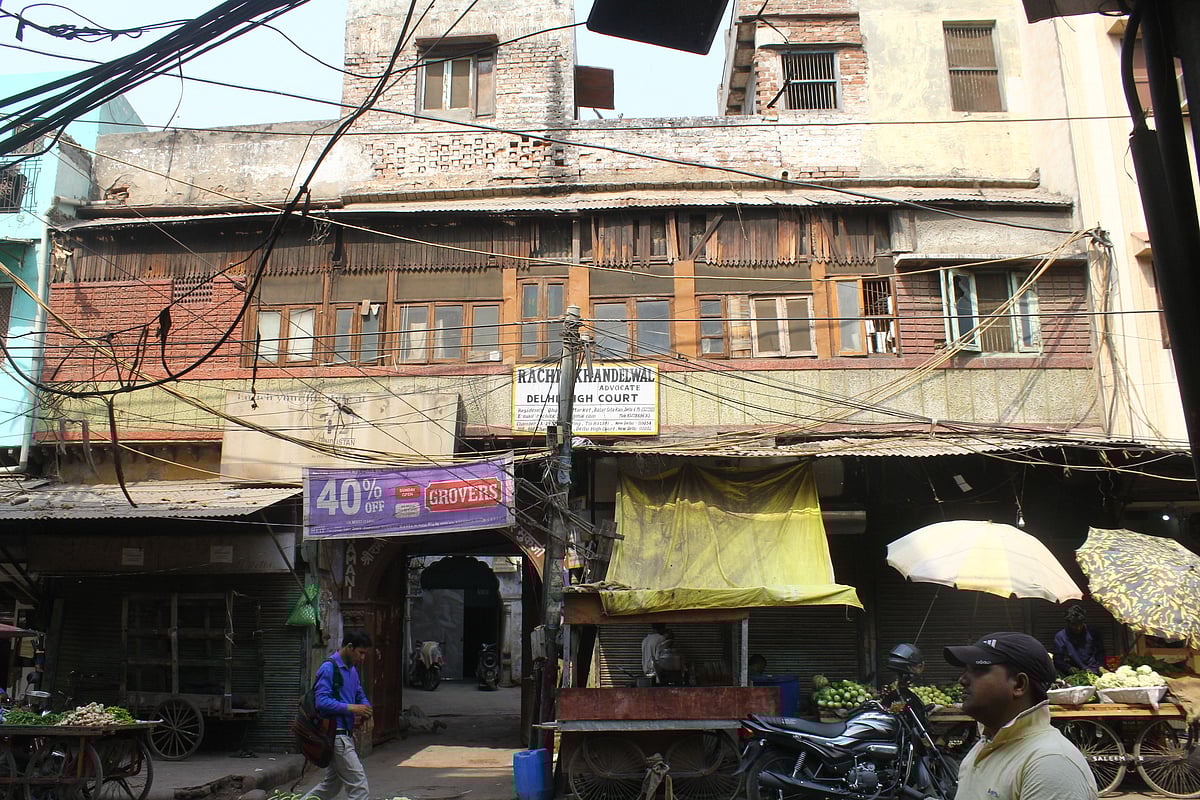 پنڈت نہرو کی سسرال پرزمین مافیاؤں کا قبضہ 