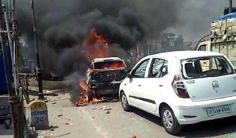 بھارت بند: ہاپوڑ میں پرتشدد ہوئے مظاہرین، دکاندار کو ماری گولی، پولس بنی خاموش تماشائی