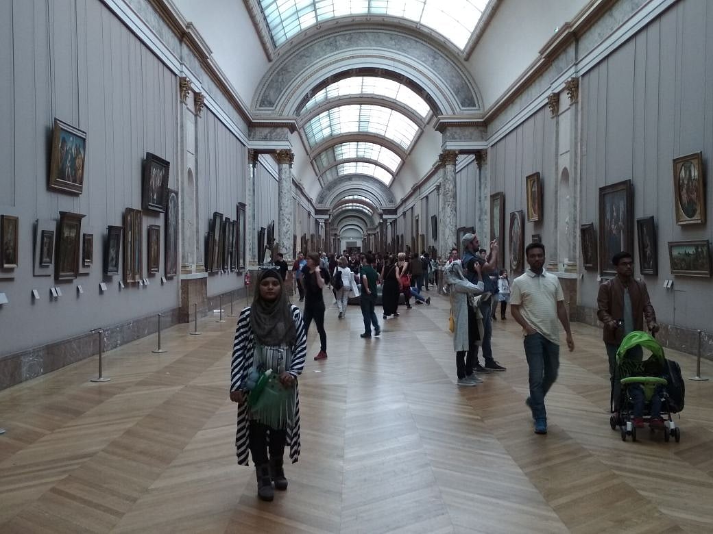 سفر نامہ...پیرس کچھ جدا تو ہے