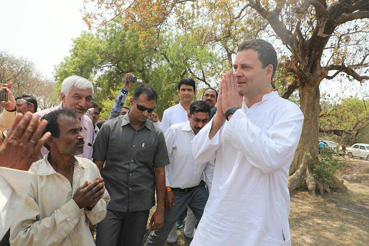 راہل گاندھی امیٹھی دورہ پر، نوجوانوں اور کسانوں سے کی ملاقات