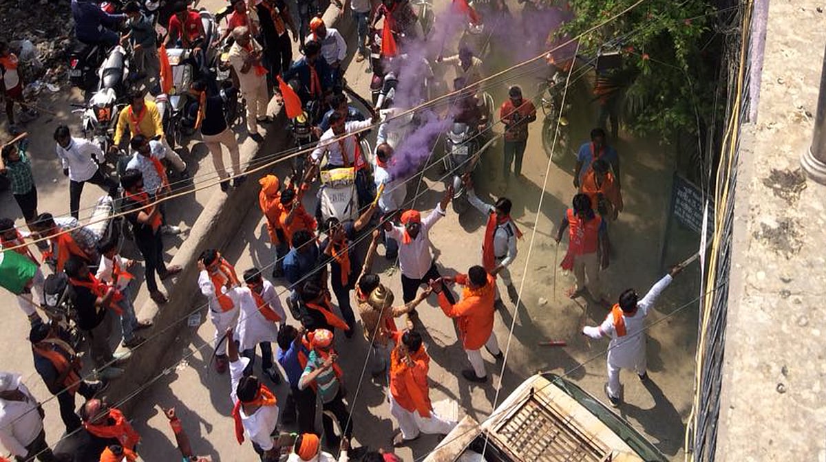 دہلی میں بھی تشدد کی آگ بھڑکانے کی کوشش، مسجد کے باہر اشتعال انگیز نعرے 