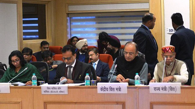 مودی حکومت نے 3 سال میں سرمایہ داروں کا 2.4 لاکھ کروڑ قرض معاف کیا