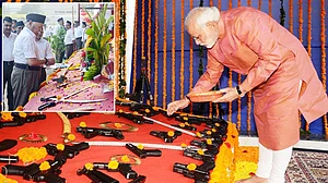 سنگھ کوہتھیاروں کے لئے لائسنس کی ضرورت نہیں!