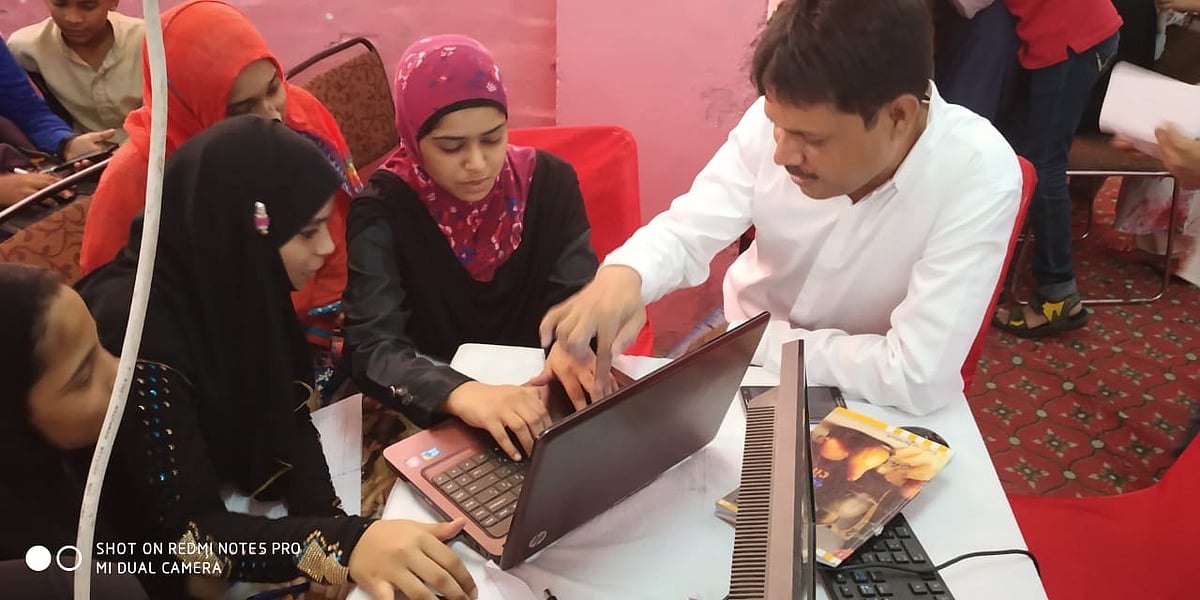 مفت سمر کیمپ میں بچے سیکھ رہے ہیں پروگرامنگ اور کوڈنگ