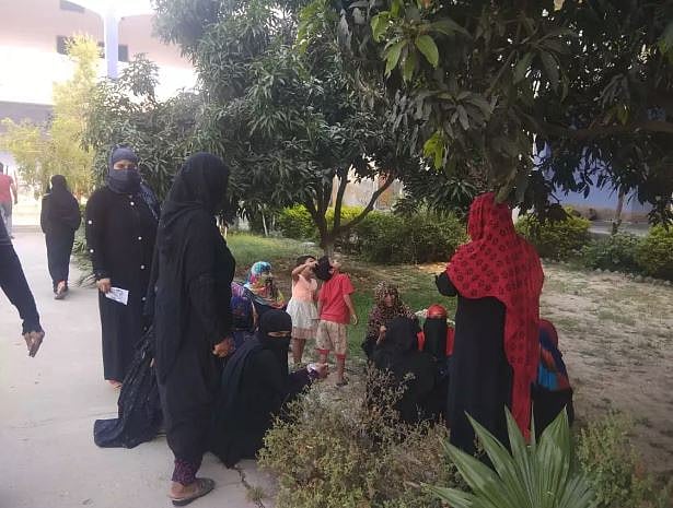  ضمنی انتخابات: بڑے پیمانے پر ای وی ایم خراب، الیکشن کمیشن پر سوالیہ نشان