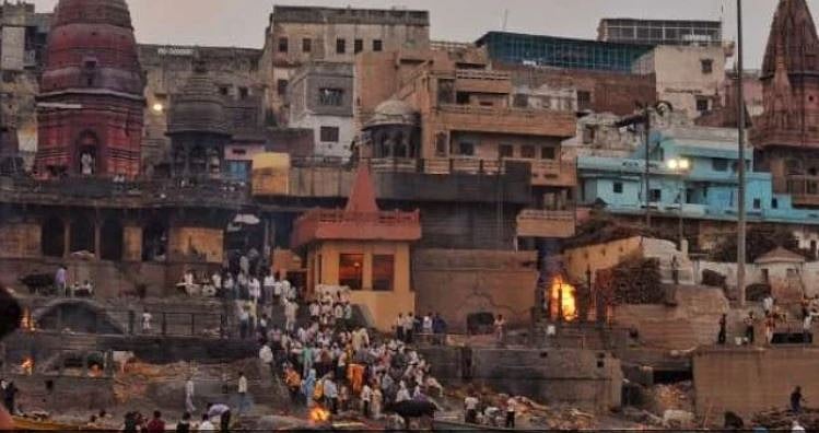  مودی کے پارلیمانی حلقہ میں آخری رسومات کے لیے بھی ’آدھار‘ لازمی!