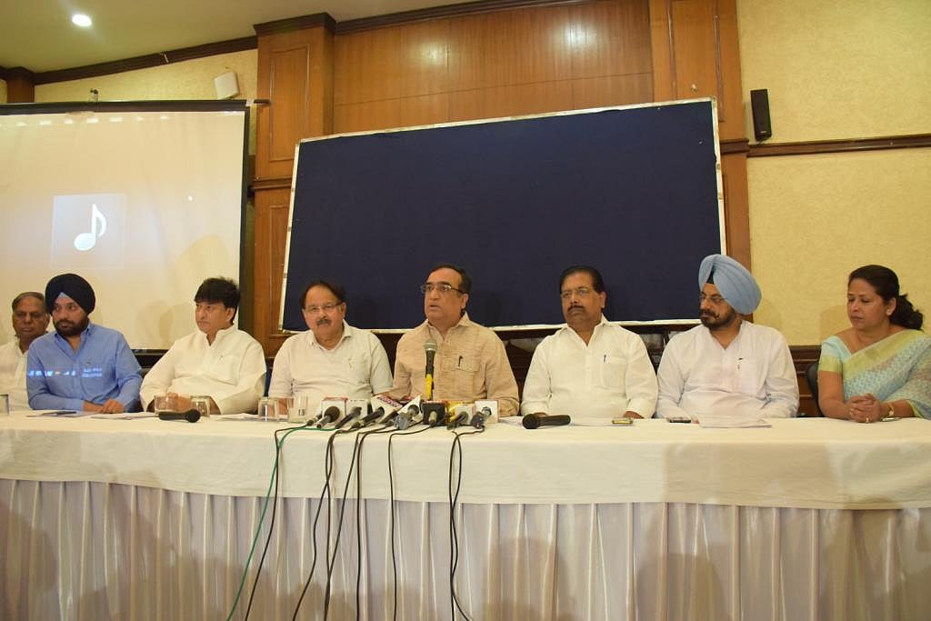 سی سی ٹی وی معاملہ: کیجریوال حکومت کی چینی کمپنی کو فائد ہ پہنچانے کی کوشش  