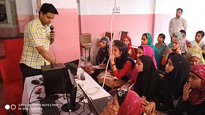 مفت سمر کیمپ میں بچے سیکھ رہے ہیں پروگرامنگ اور کوڈنگ