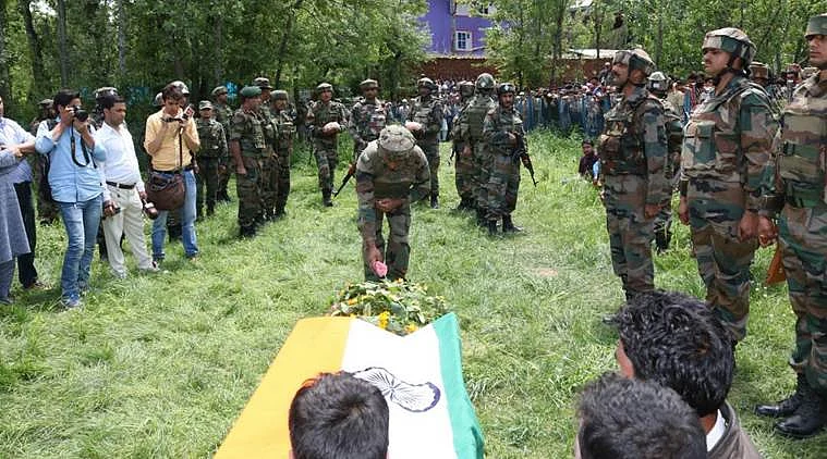 کشمیر... بی جے پی، فوج اور قبریں