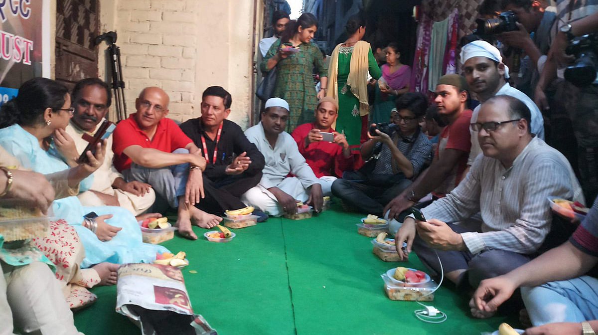 انکت سکسینہ کی یاد میں افطار، نفرت کے دور میں بھائی چارے کا پیغام