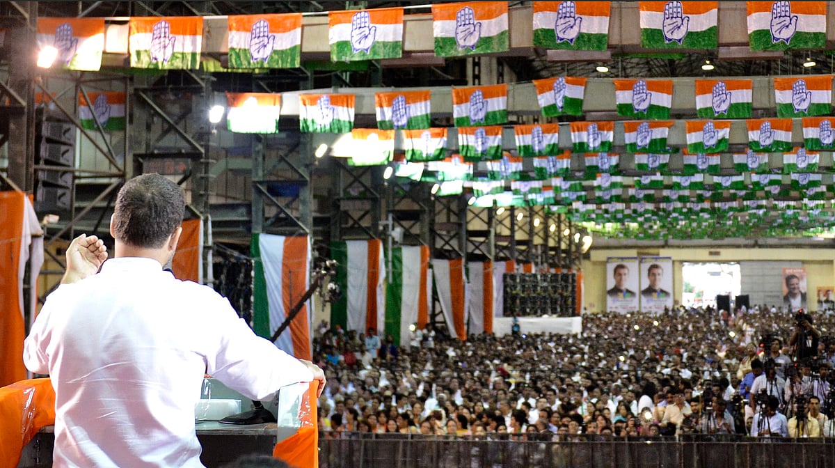 اپنے استاد اڈوانی کا بھی احترام نہیں کرتے مودی: راہل گاندھی