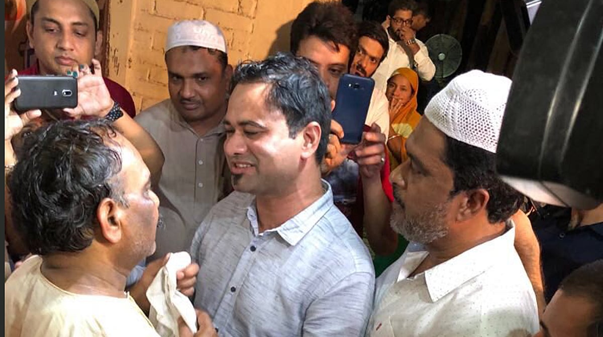 افطار پارٹی میں ڈاکٹر کفیل نے بھی شرکت کی