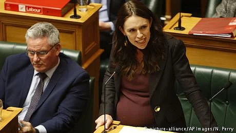 بےنظیر بھٹو کے بعد دوسری برسراقتدار وزیر اعظم، جو ماں بنیں