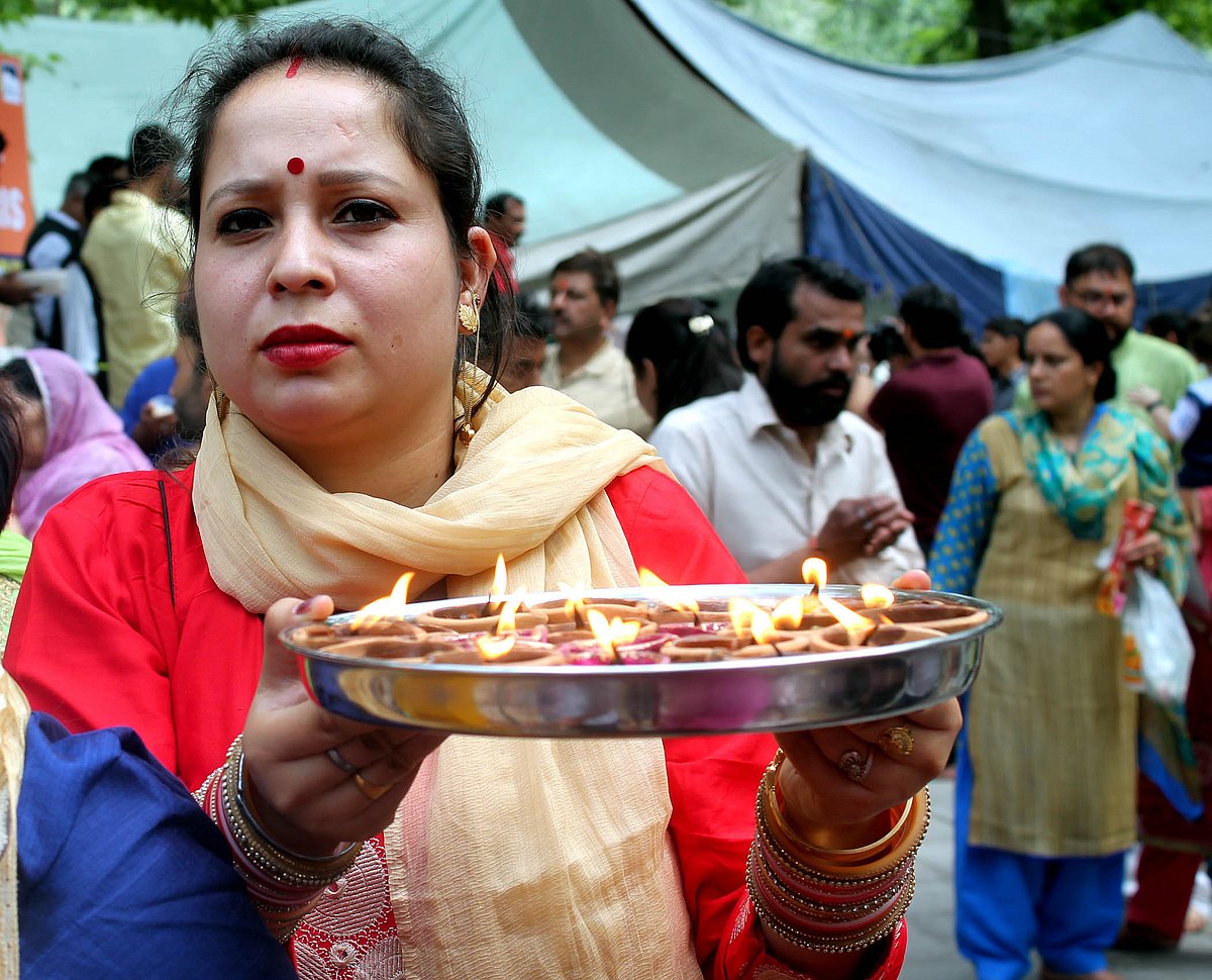 میلہ کھیر بھوانی کی کشش نےہزاروں پنڈتوں کو کشمیر کھینچ لائی