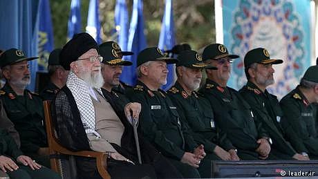 پاسداران انقلاب کی ايک تقريب میں ايرانی سپريم ليڈرآيت اللہ علی خامنہ ای