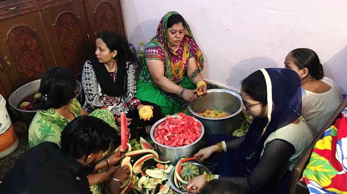 انکت سکسینہ کی یاد میں افطار، نفرت کے دور میں بھائی چارے کا پیغام