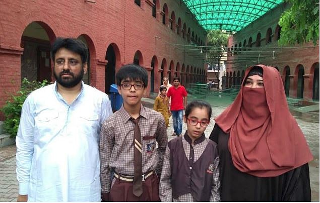 ایسا سب منتخب نمائندے کریں تو کیا ہی اچھا ہو...