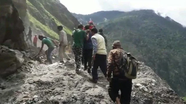 آفت زدہ پہاڑ میں تباہی کی برسات