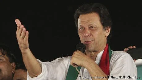 عمران خان یہ کہہ چکے ہیں کہ وہ نہ تو پی ایم ہاؤس میں رہیں گے اور نہ ہی وی وی آئی پی پروٹوکول لیں گے