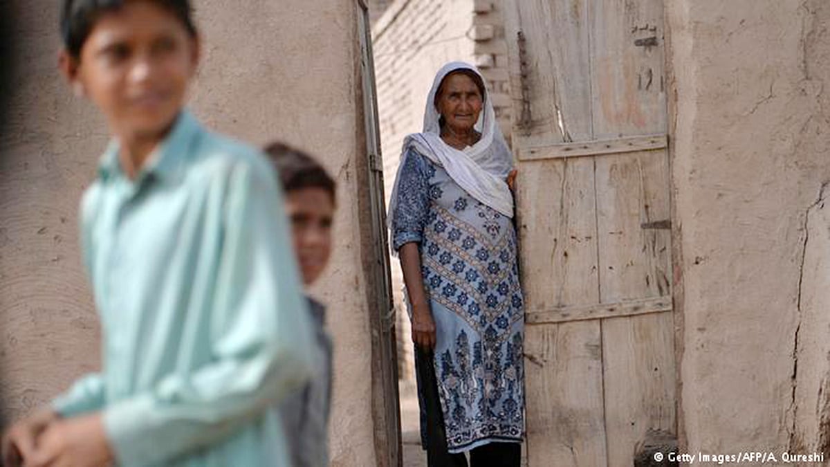 پاکستان: ووٹ ڈالنے کے حق سے محروم عورتیں اس بار ووٹنگ کے لئے پر عزم