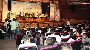 مشاعرہ ’جشن نو بہار‘ کا شاندار انعقاد