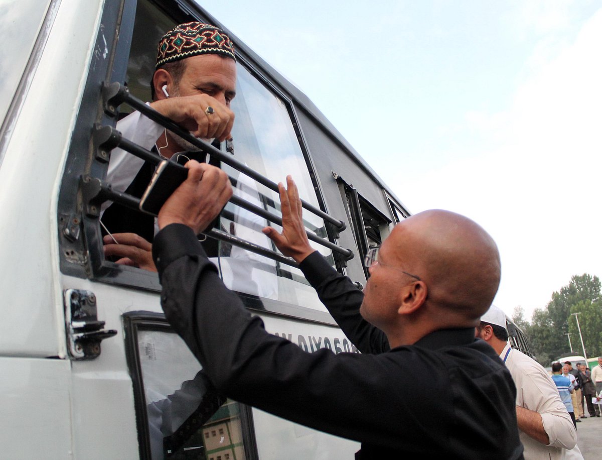 کشمیری عازمین حج کی مدینہ منورہ کے لئے روانگی شروع