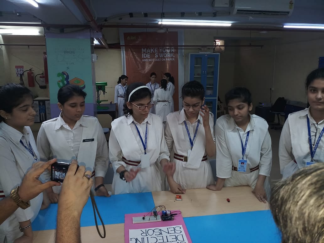 رابعہ گرلز اسکول میں ’اٹل ٹنکرنگ لیب‘ کا افتتاح