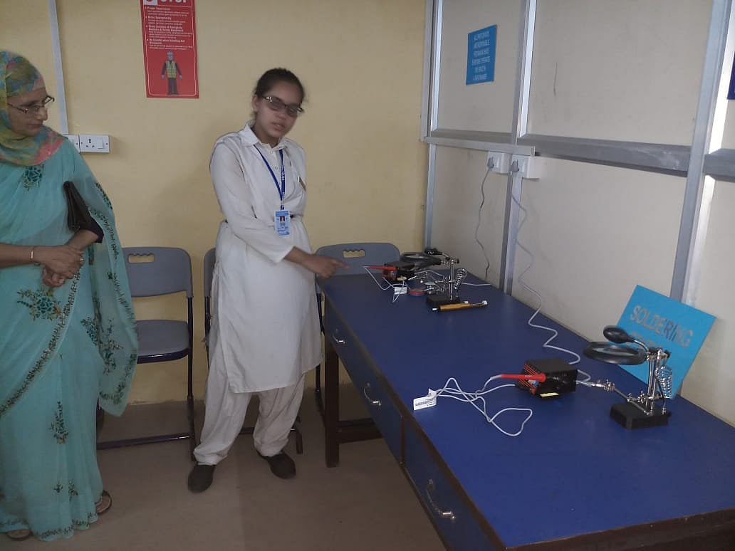 رابعہ گرلز اسکول میں ’اٹل ٹنکرنگ لیب‘ کا افتتاح