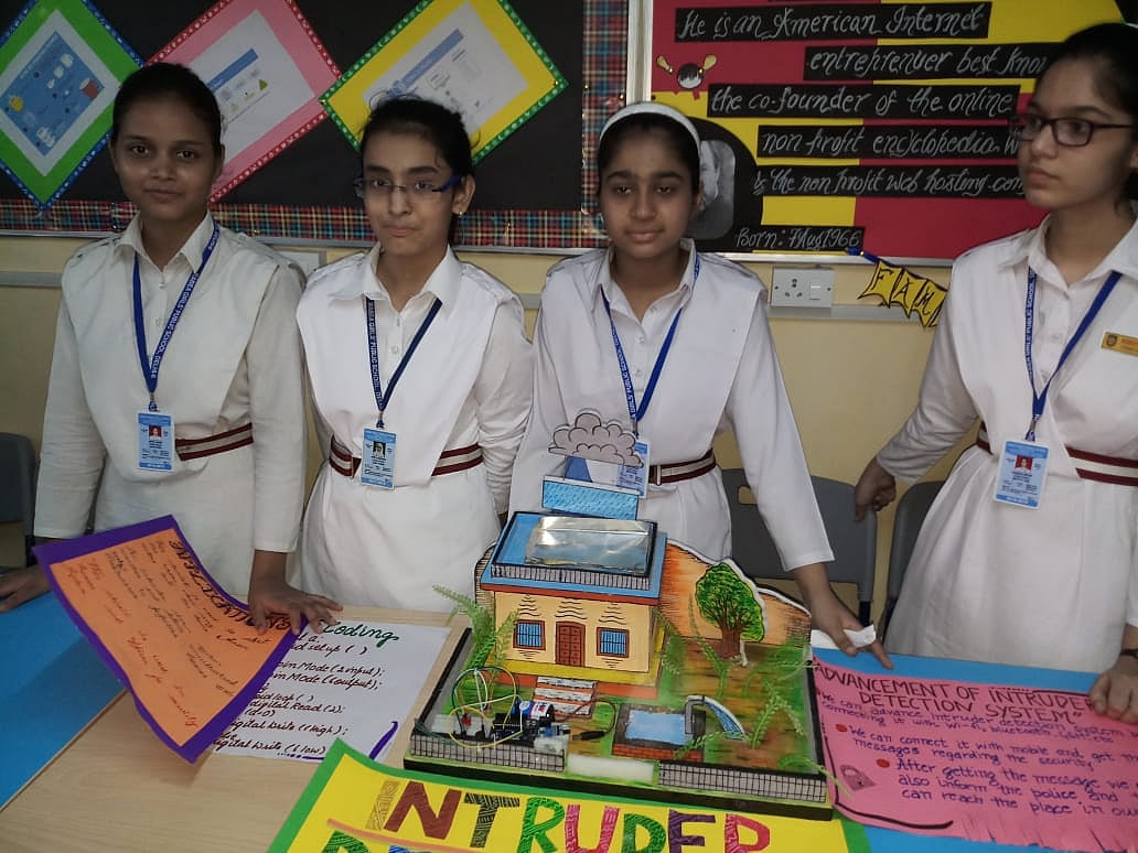 رابعہ گرلز اسکول میں ’اٹل ٹنکرنگ لیب‘ کا افتتاح