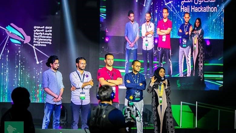 ’حج ہیکاتھون‘ میں سعودی خواتین ٹیم کو 1.83 کروڑروپے کا انعام