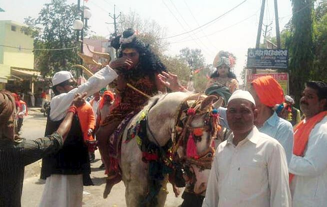 سہارنپور میں نمازیوں نے کانوڑیوں کا کیوں استقبال کیا!