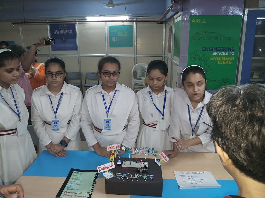 رابعہ گرلز اسکول میں ’اٹل ٹنکرنگ لیب‘ کا افتتاح