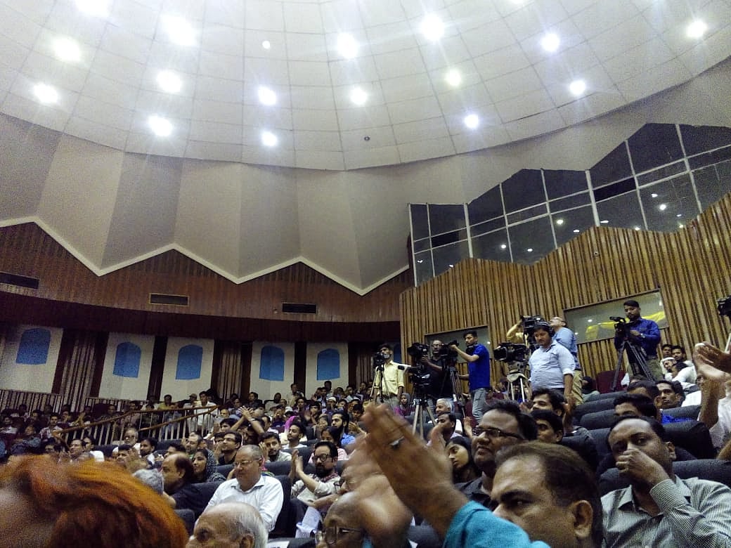 اردو اکادمی دہلی کے زیر اہتمام ’مشاعرہ جشن آزادی‘ کا شاندر انعقاد