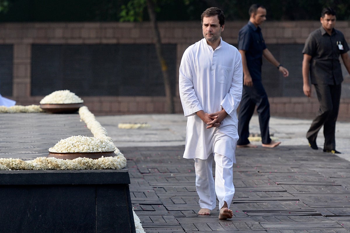 راجیو گاندھی کی یوم پیدائش پر سونیا و راہل نے پیش کی خراج عقیدت